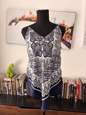 Women’s Navy & White Printed Handkerchief Hem Tank Top
